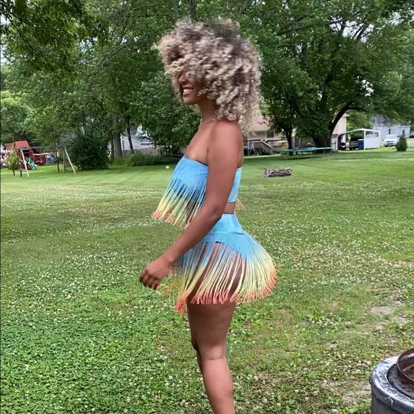 Two piece fringe set - Picture 3 of 3